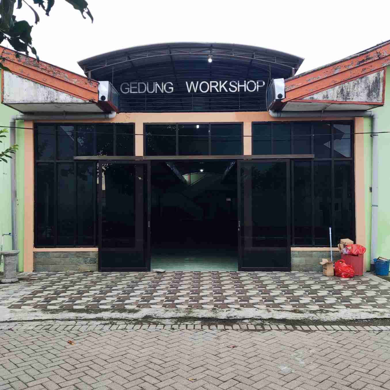 Fas-Gedung Workshop
